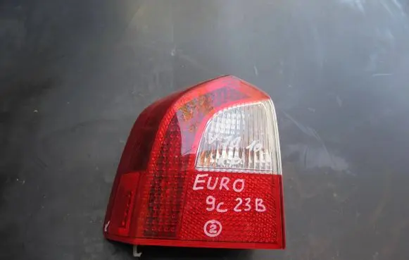 Volvo V70 Rear/tail lights 2VA00943103 31276839 009431030992