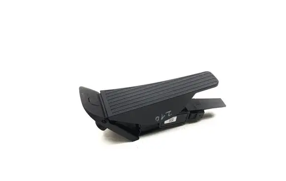 Volvo XC60 Accelerator throttle pedal 32212451