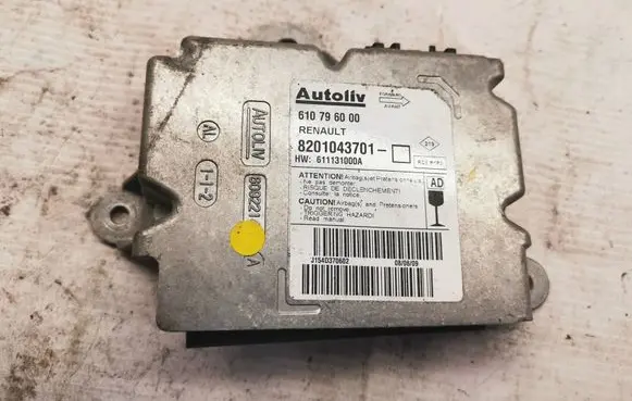 Renault Clio III Airbag control unit/module 8201043701 610796000 611131000A