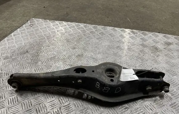Volkswagen PASSAT B8 Rear upper control arm/wishbone 3Q0505311C