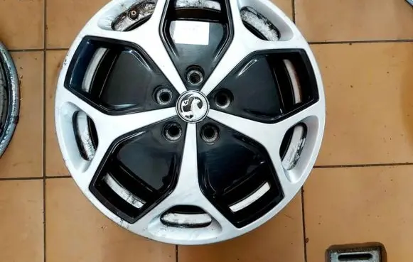 Opel Ampera R17 alloy rim 