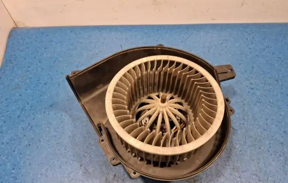 Volkswagen Fox Heater fan/blower 6Q1819015G