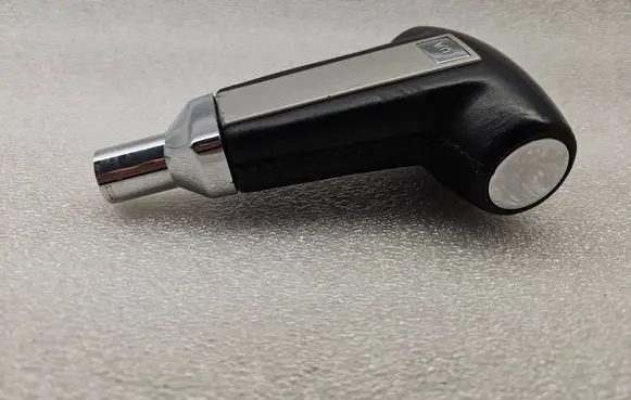 Volkswagen Touareg I Gear lever shifter trim leather/knob 