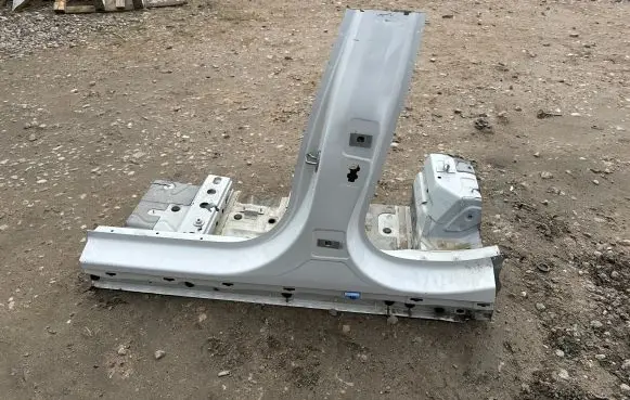 BMW 1 F40 Pillar (middle) 