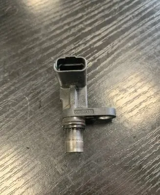 BMW 1 F20 F21 Crankshaft position sensor 7588095
