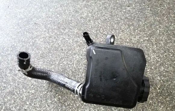 Mercedes-Benz E W212 Power steering fluid tank/reservoir A0004602283