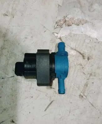 Mercedes-Benz C W203 Vacuum valve 00047033993