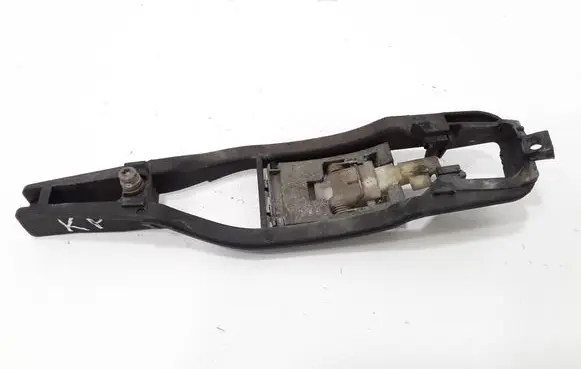 BMW 3 E46 Front door exterior handle/bracket 8216121