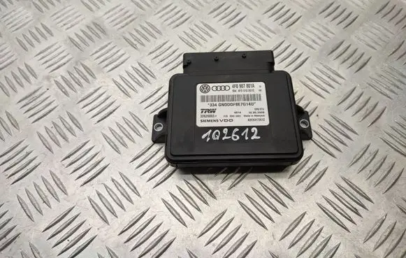 Audi A6 S6 C6 4F Hand brake control module 4F0907801A