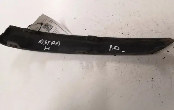 Opel Astra H Front bumper splitter molding 375768702 13121994