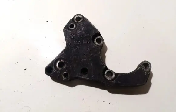 BMW 5 E39 Engine mounting bracket 2247556