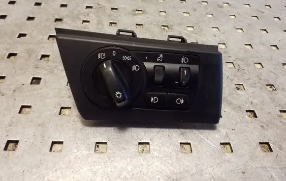 BMW X3 E83 Light switch 3420282