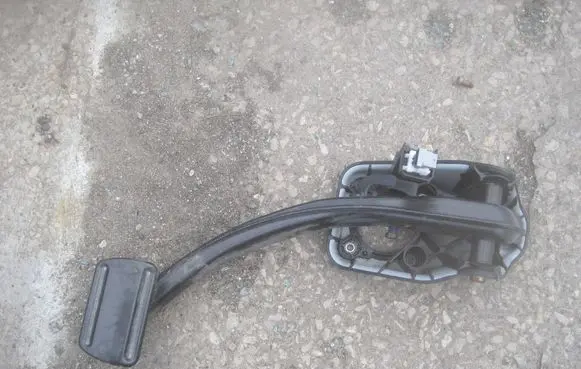 Mercedes-Benz ML W166 Brake pedal A1662900001
