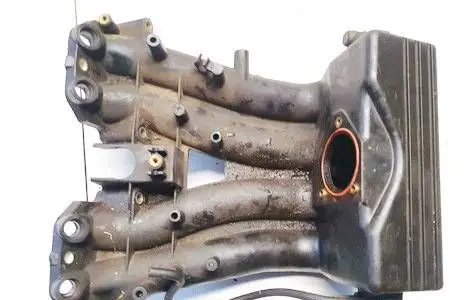 Peugeot 405 Intake manifold