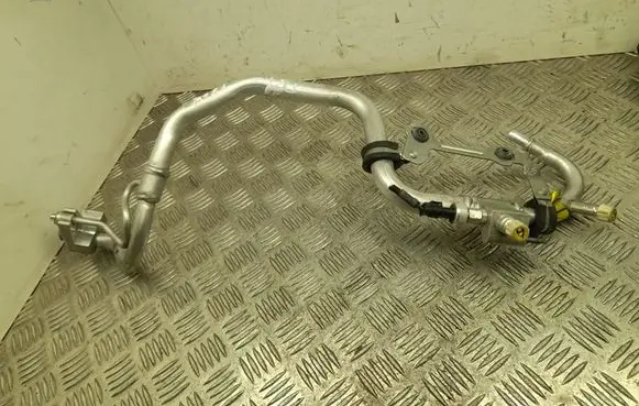 Maserati Ghibli Air conditioning (A/C) pipe/hose 670004944