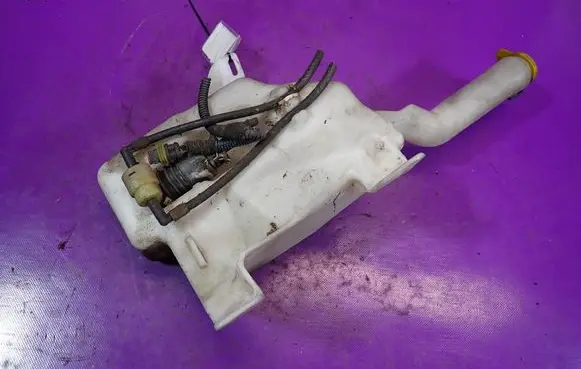 Opel Vectra C Windshield washer fluid reservoir/tank 