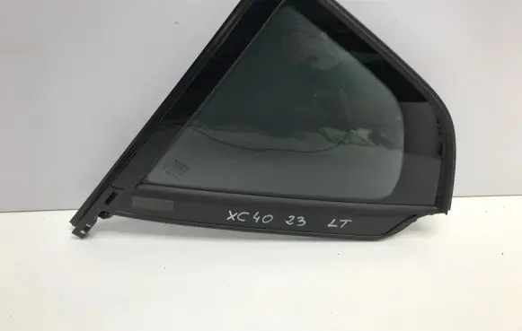 Volvo XC40 Rear vent window glass 32244805