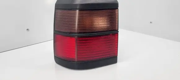 Volkswagen PASSAT B3 Rear/tail lights 333945111