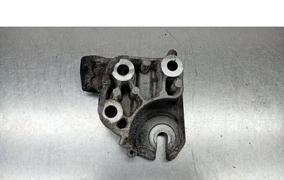 Volvo V50 Engine mounting bracket 5M516030BA