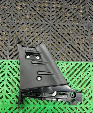BMW 6 G32 Gran Turismo Fender mounting bracket 7387353 072503