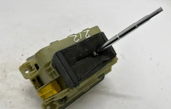 Mercedes-Benz E W212 Gear shifter/selector A2042676324