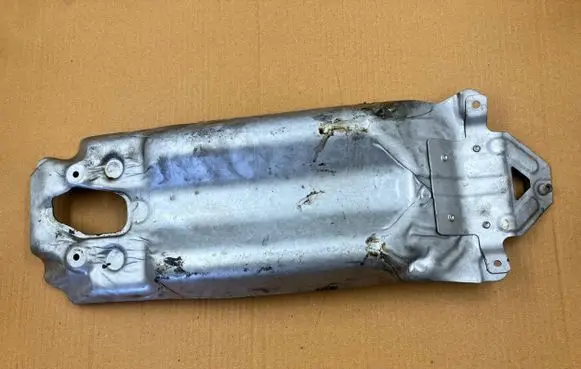 BMW 7 F01 F02 F03 F04 Heat shield in engine bay 7577001