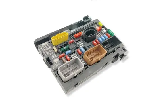 Peugeot 308 Fuse module 9675878480