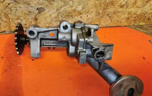 Renault Trafic II (X83) Oil pump 7700600261 7700600252