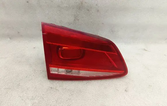 Volkswagen PASSAT B7 Tailgate rear/tail lights 3AF945093B 605511