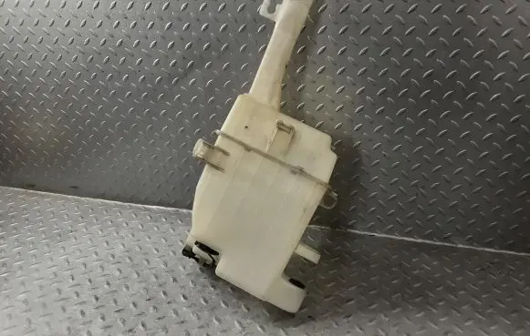 KIA Optima Windshield washer fluid reservoir/tank 986104M500 986102T500 986103R500