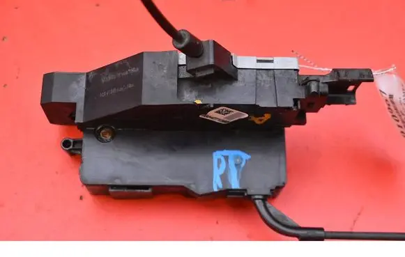 Citroen DS5 Rear door lock 9804271380