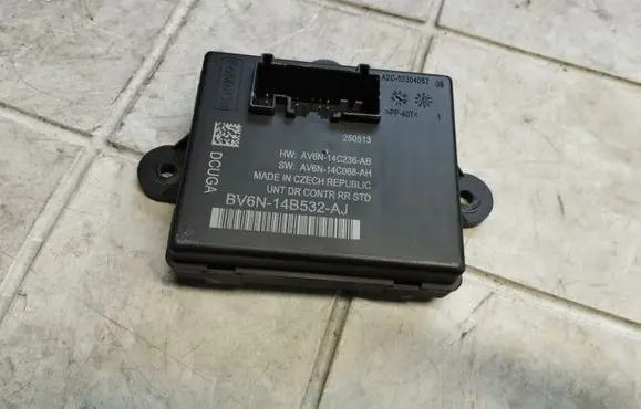 Ford Focus Door control unit/module BV6N14B532AJ