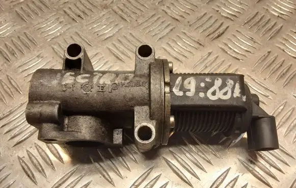 Opel Astra H EGR valve 55215032
