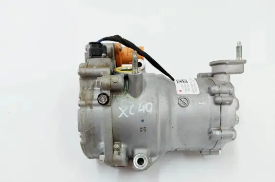 Volvo XC40 Air conditioning (A/C) compressor (pump) 32275989