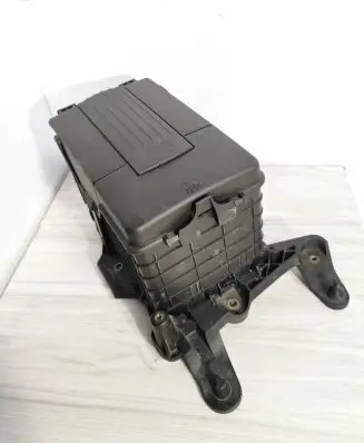 Audi A3 S3 A3 Sportback 8P Battery box tray 1K0915333