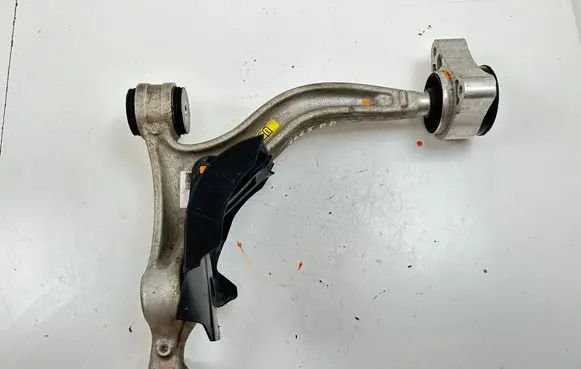 Front lower control arm/wishbone
