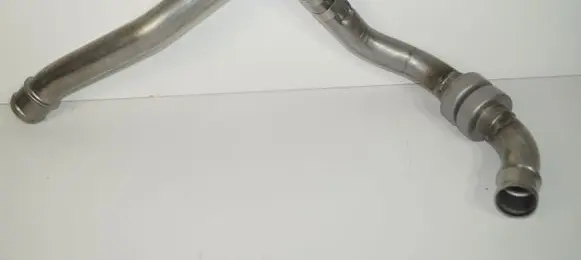 Coolant pipe/hose
