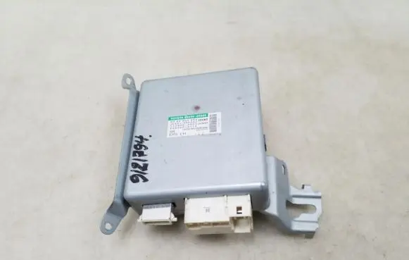 Toyota Avensis T270 Power steering control unit/module 8965005080