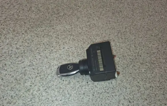 Mercedes-Benz R W251 Ignition lock A1645451308 33002807 005648241706144
