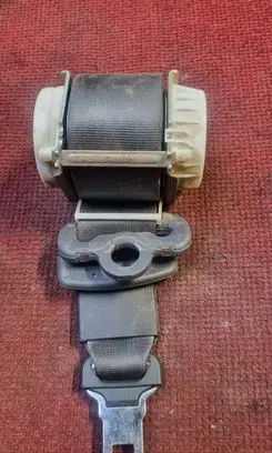 Renault Clio III Middle seatbelt (rear) 33056057A