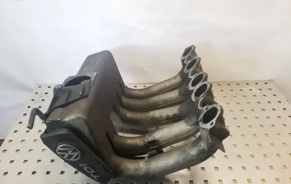 Volkswagen II LT Intake manifold 074129713N