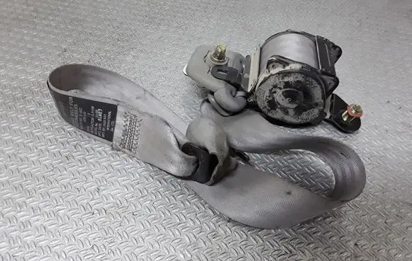 KIA Carnival Rear seatbelt
