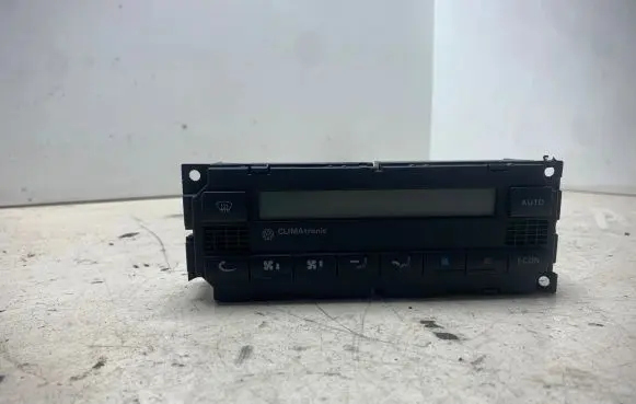 Volkswagen PASSAT B5.5 Climate control unit 6013966