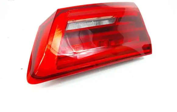 BMW M5 F90 Tailgate rear/tail lights 63217376476