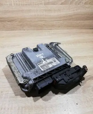 Toyota Yaris Engine control unit/module ECU 896610DE80 0281017820