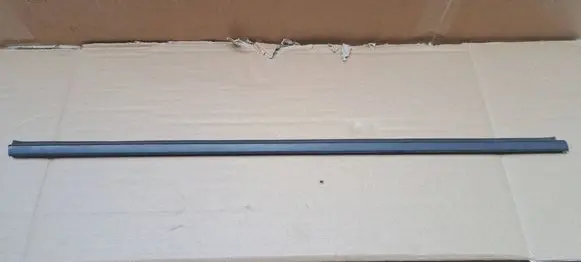 Opel Corsa B Rear door windshield rail 