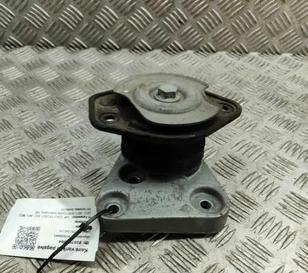Volkswagen Golf VII Engine mount bracket 5QE199117C