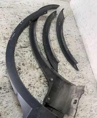BMW X3 E83 Fender trim (molding)