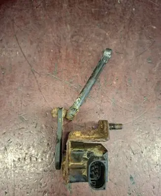 Mercedes-Benz E W211 Front height sensor lever A0105427617