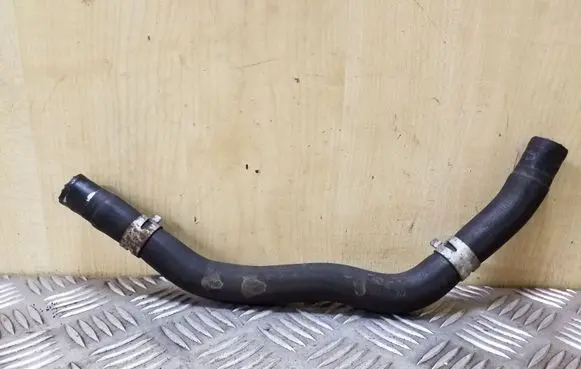 Toyota Avensis T270 Engine coolant pipe/hose